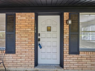 Photo 5 of 40 at 3206 Goodwin Ave - 3 bed 1 bath home
