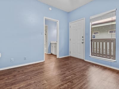 Living area at 3206 King St Unit #204 - 1 bed 1 bath home