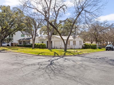 Primary bedroom at 3207 Bridle PATH - 3 bed 1 bath home