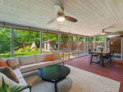 Living area at 3207 Carol Ann DR - 3 bed 2 bath home