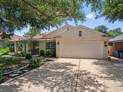 Living area at 3207 Silkgrass BND - 4 bed 2 bath home