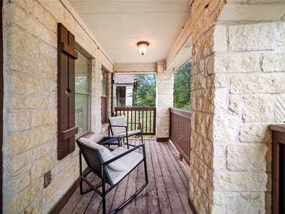 Property photo 2 at 321 Angel Oak ST - 6 bed 2 bath home