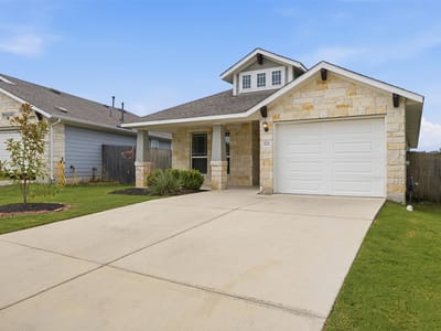 Property photo 3 at 321 Gaida LOOP - 3 bed 2 bath home