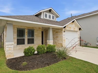 Property photo 5 at 321 Gaida LOOP - 3 bed 2 bath home