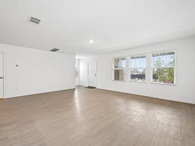 Photo 5 of 24 at 321 Keefer - 4 bed 2 bath home