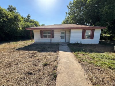 Property photo 2 at 321 N Front ST - 2 bed 1 bath home
