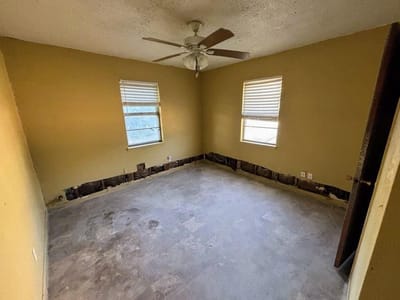 Property photo 3 at 321 N Front ST - 2 bed 1 bath home