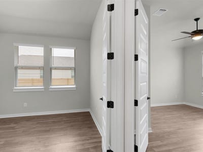 Property photo 3 at 321 Ridgewell LOOP - 4 bed 3 bath home