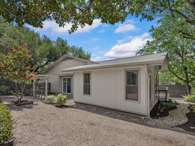 Property photo 4 at 3211 Canter LN - 4 bed 2 bath home