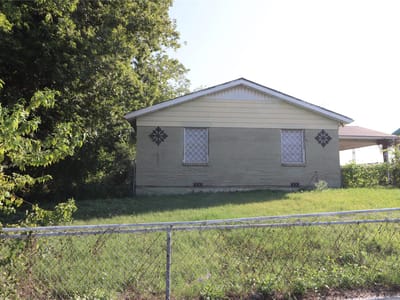 Primary bedroom at 3214 Longview DR - 3 bed 2 bath home