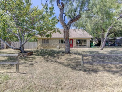 Property photo 2 at 322 E Castleshoals DR - 3 bed 2 bath home