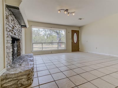 Property photo 4 at 322 E Castleshoals DR - 3 bed 2 bath home