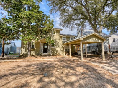 Primary bedroom at 322 Granite Shoals Ln - 3 bed 3 bath home