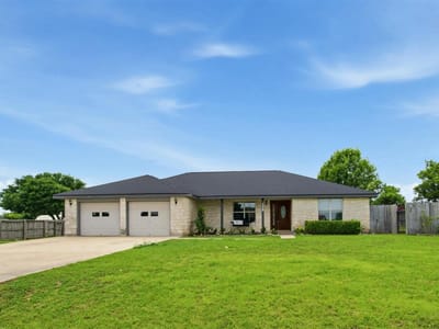 Living area at 325 Meadow Valley LOOP - 3 bed 2 bath home