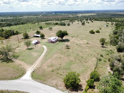 Property photo 3 at 326 Bartsch LN - Wilkerson, F, Red Rock, TX