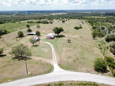 Property photo 4 at 326 Bartsch LN - Wilkerson, F, Red Rock, TX