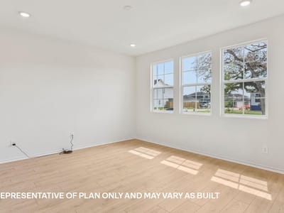 Property photo 3 at 326 George Neggan LN - 4 bed 2 bath home