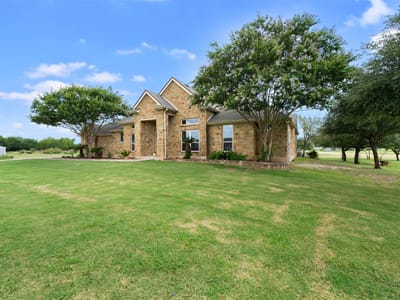 Property photo 2 at 328 Apache PASS - 4 bed 2 bath home