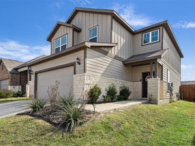 Living area at 328 Thornless Cir - 3 bed 2 bath home