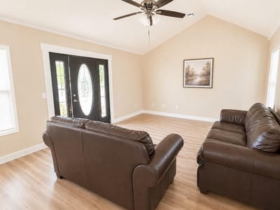 Living area at 328 W Pietzsch ST - 4 bed 2 bath home