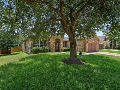 Property photo 2 at 329 Island Oak DR - 4 bed 2 bath home