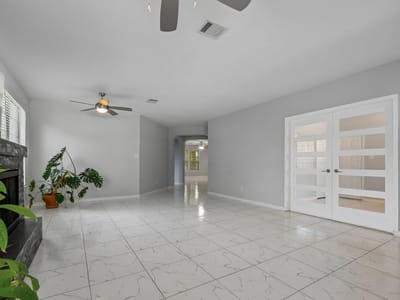Property photo 5 at 329 Island Oak DR - 4 bed 2 bath home