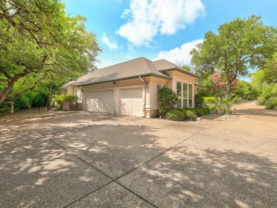 Kitchen at 33 Meadows End - 3 bed 3 bath home