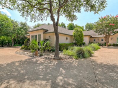 Primary bedroom at 33 Meadows End - 3 bed 3 bath home