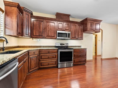 Bathroom at 330 Arbors CIR - 5 bed 3 bath home