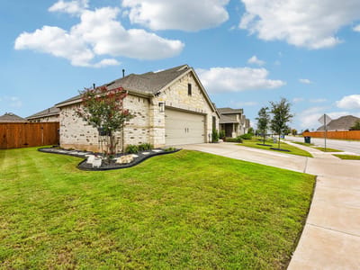 Photo 4 of 40 at 330 Bay Breeze DR - 4 bed 2 bath home