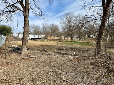 Primary bedroom at 330 Joe Robinson Dr - 3 bed 2 bath home