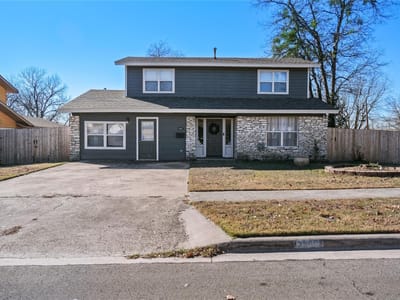 Living area at 3300 Lake Inks Ave - 3 bed 2 bath home
