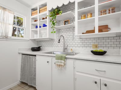 Property photo 3 at 3301 Robinson Ave - 2 bed 1 bath home