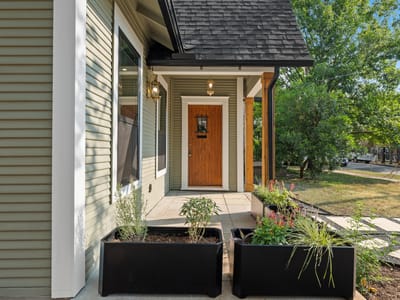 Property photo 4 at 3304 Harris Park Ave - 3 bed 2 bath home