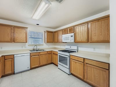 Bathroom at 3309 Robinson Ave Unit #A - 2 bed 1 bath home