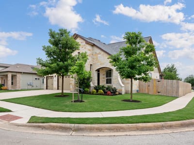 Living area at 331 Limestone Crk - 3 bed 2 bath home