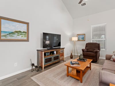 Bathroom at 331 Limestone Crk - 3 bed 2 bath home