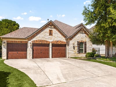 Living area at 332 Ancient Oak WAY - 3 bed 3 bath home