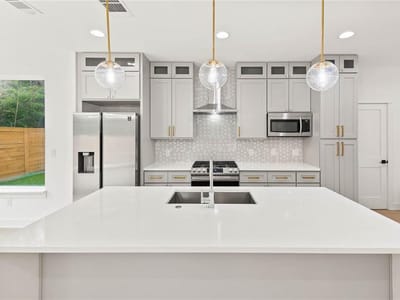 Living area at 3321 Hemlock Ave Unit #2 - 2 bed 2 bath home