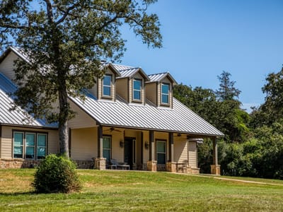 Living area at 3336 County Road 326 - 3 bed 2 bath home