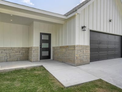 Property photo 3 at 334 Nene LN - 3 bed 2 bath home