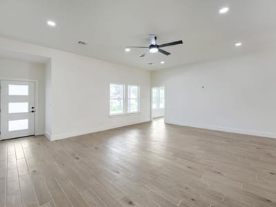 Property photo 5 at 334 Nene LN - 3 bed 2 bath home