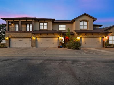 Property photo 3 at 335 Lombardia DR Unit #19E - 3 bed 2 bath home