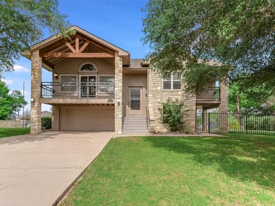 Living area at 339 Quail Run Ct - 4 bed 2 bath home