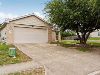 Property photo 2 at 340 Feathergrass DR - 3 bed 2 bath home