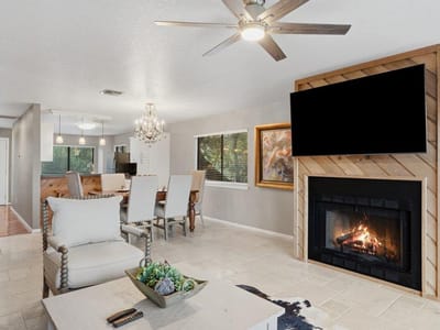 Primary bedroom at 340 Harbor DR - 3 bed 3 bath home