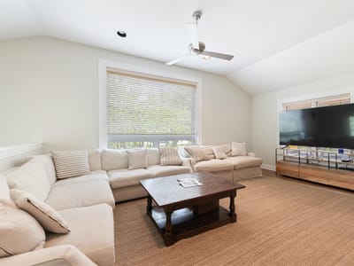 Living area at 3401 Clearview DR - 3 bed 2 bath home