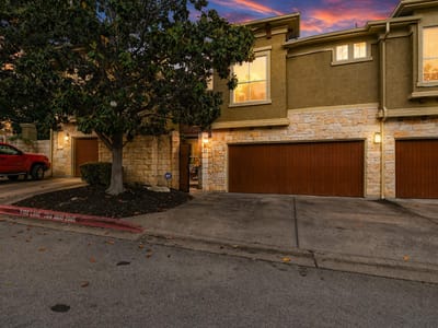 Living area at 3406 Menchaca Rd Unit #21 - 2 bed 2 bath home