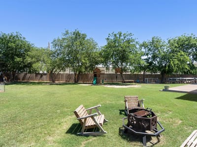 Living area at 3409 Longhorn TRL - 5 bed 3 bath home