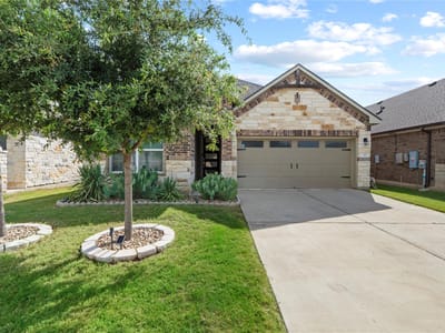 Living area at 341 Peace Pipe WAY - 4 bed 2 bath home